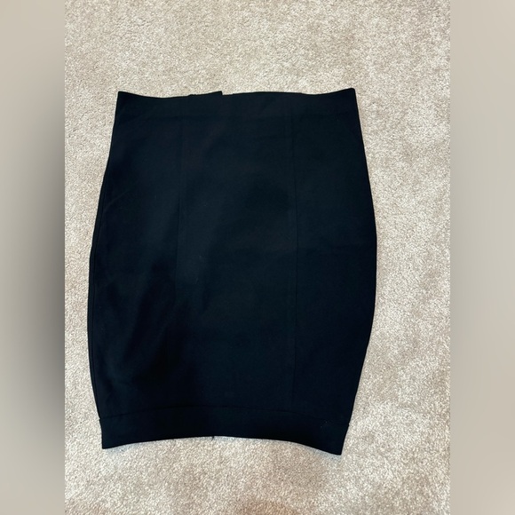 Bebe ladies skirt black in size 4 - Picture 6 of 7
